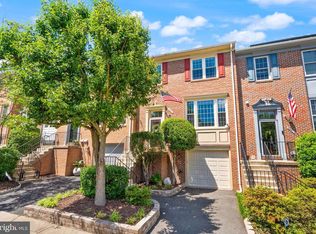 7439 Collins Meade Way, Alexandria, VA 22315