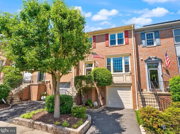 7439 Collins Meade Way, Alexandria, VA 22315
