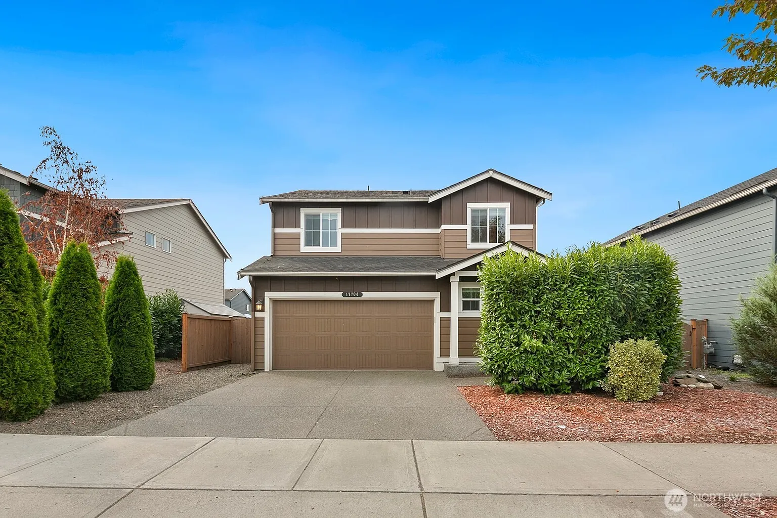 17704 Maple Street photo 1
