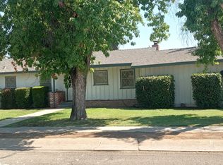 1854 N Oaks St, Tulare, CA 93274