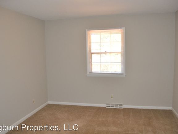5th image of 115 N Gordon Dr APT 5