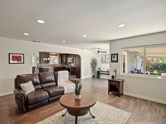 4th image of 445 Mimosa Ave
