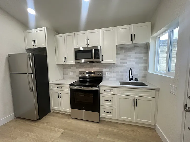 1326 Pennsylvania Blvd #1 — Photo 5