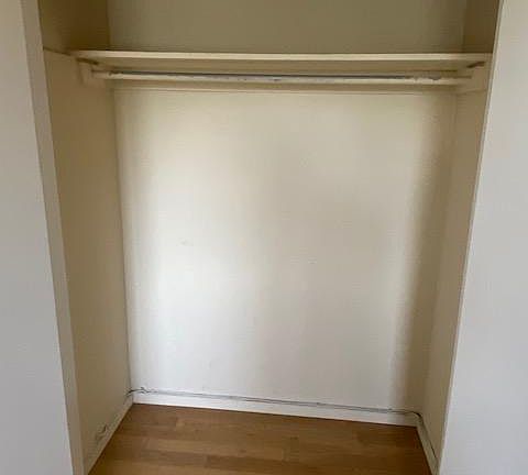 5th image of 4975 Clybourn Ave #D