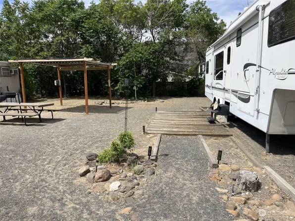 826 SW Chukar Place, Quincy, WA 98848