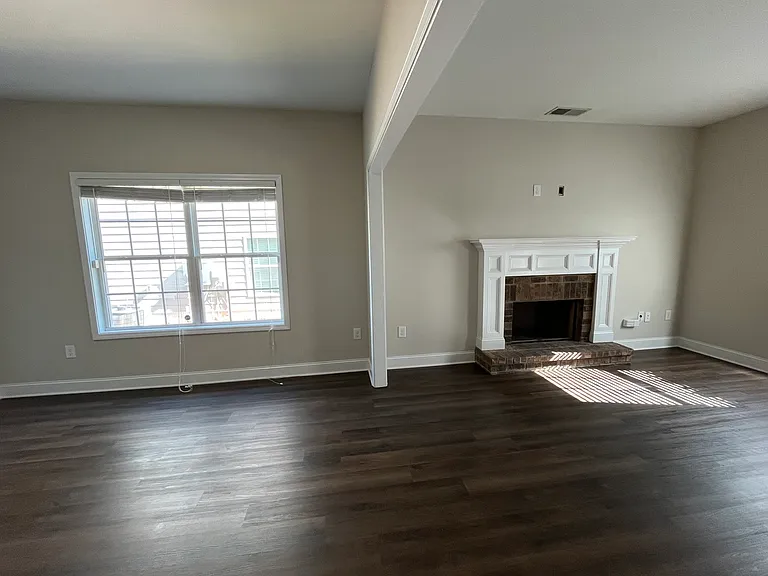 1811 Bedford Trl — Photo 6