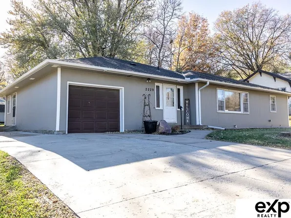 2229 Grant St, Blair, NE 68008
