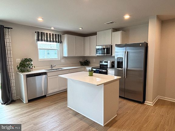 2nd image of 9 Apollo Rd