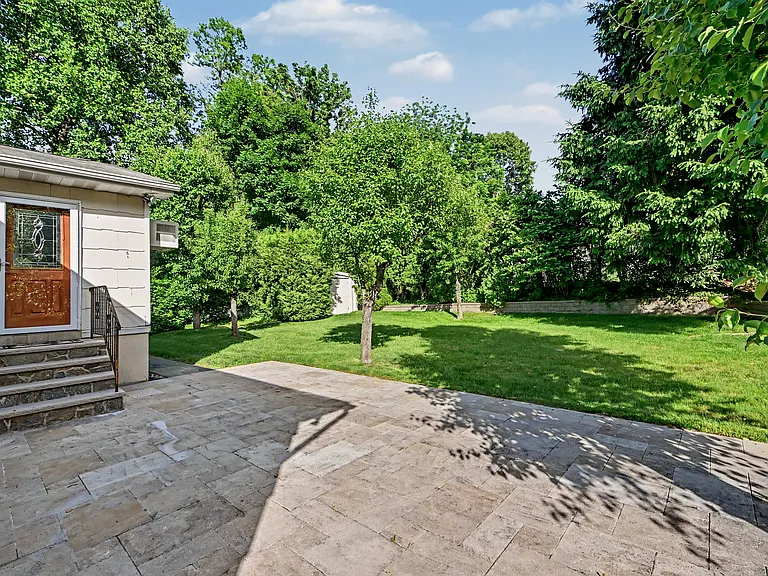 568 Manville Rd #UL — Photo 25