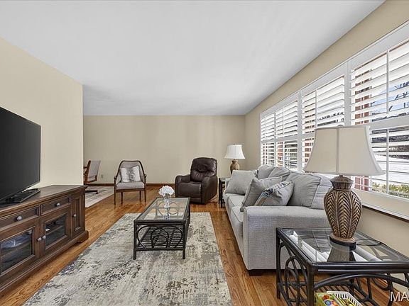 4th image of 4921 Deepwood Ct