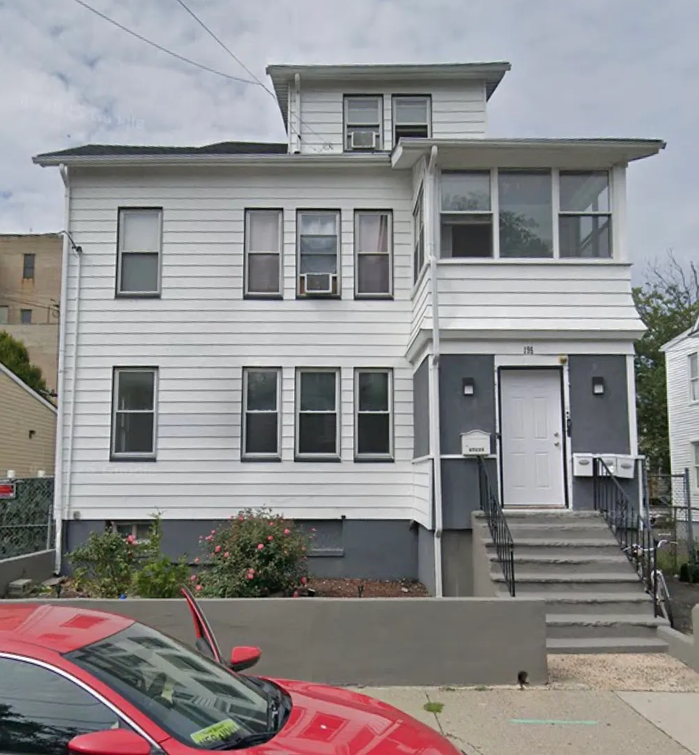 3 bed, $2,300 — Photo 1