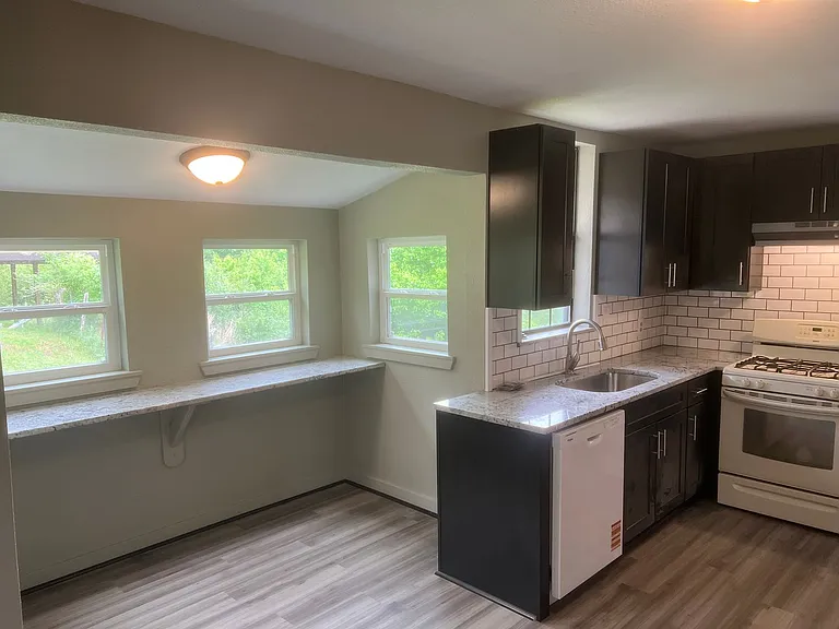 1012 Mineral St — Photo 6