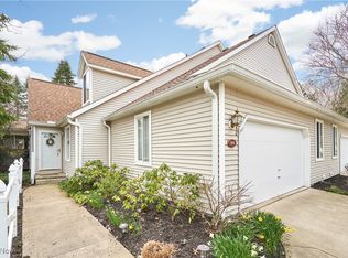 414 Kings Ct, Akron, OH 44321