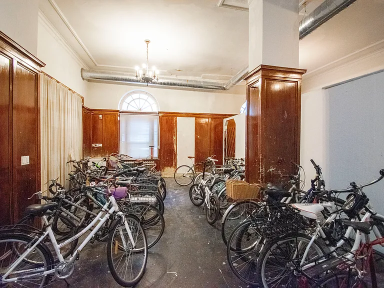 Large Bike Room