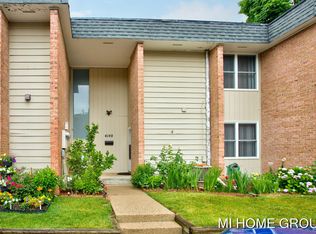 4140 W Saxony Dr SE, Grand Rapids, MI 49508