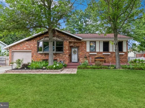 818 Johns Rd, Cherry Hill, NJ 08034