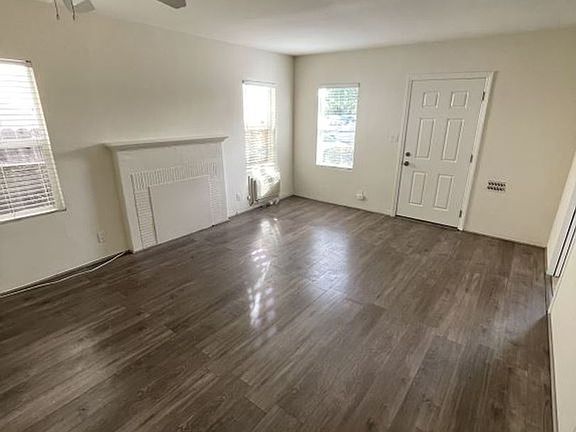 4th image of 10829 Hesby St
