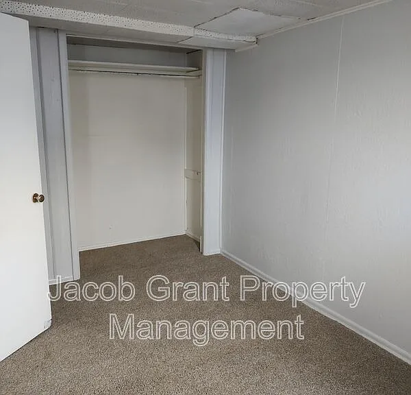 1042 S 4th Ave #B — Photo 4