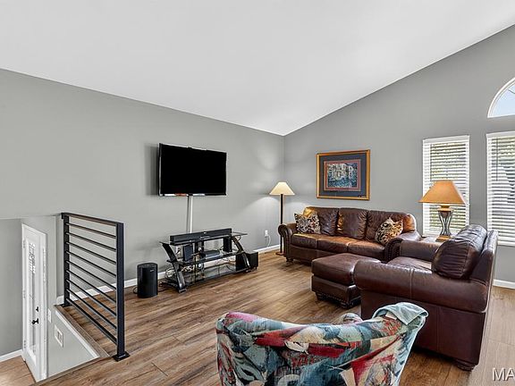 4th image of 4 Green Haven Ct