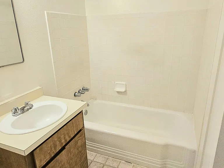 Cortez Circle Apartments — Photo 10