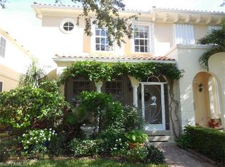 6296 Towncenter Cir, Naples, FL 34119