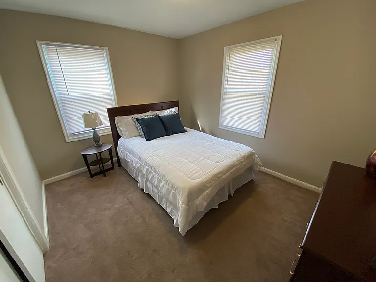 610 Woodfin Rd — Photo 9
