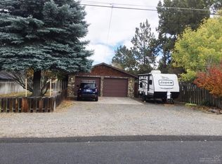 2044 SW 21st St, Redmond, OR 97756