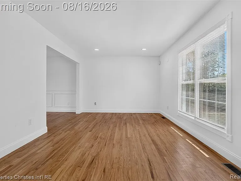 2834 Rossmoor Cir — Photo 3