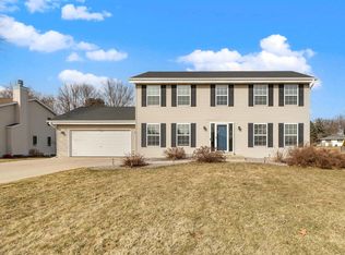 N7848 Maple Ridge ROAD, Oconomowoc, WI 53066