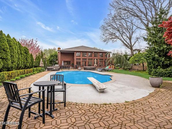 13 Valley Forge Road, Eatontown, NJ 07724