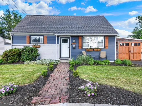 313 Charles Rd, Mechanicsburg, PA 17050