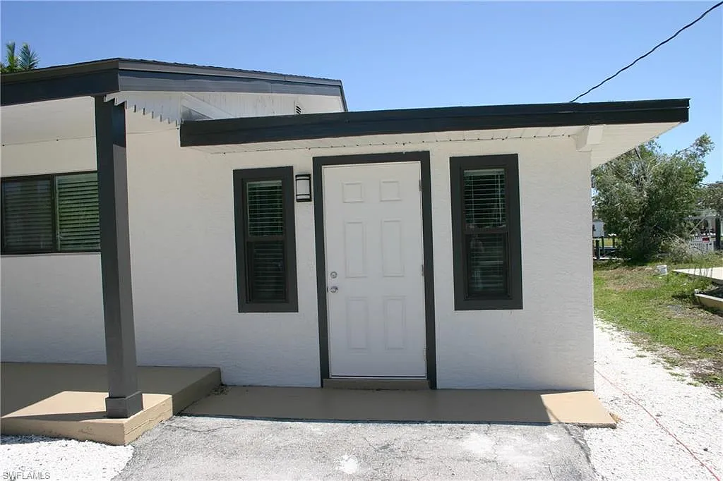 4813 Esplanade St — Photo 2