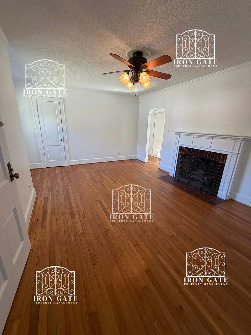 2-3 Bedroom / 2 Full Bath - 212 Pine Lane — Photo 2
