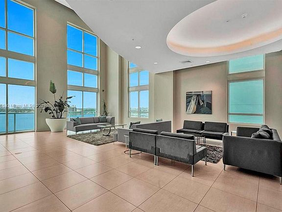 3rd image of 1900 N Bayshore Dr APT 2309