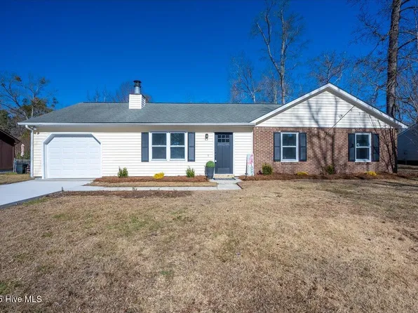 2106 Foxhorn Road, Trent Woods, NC 28562