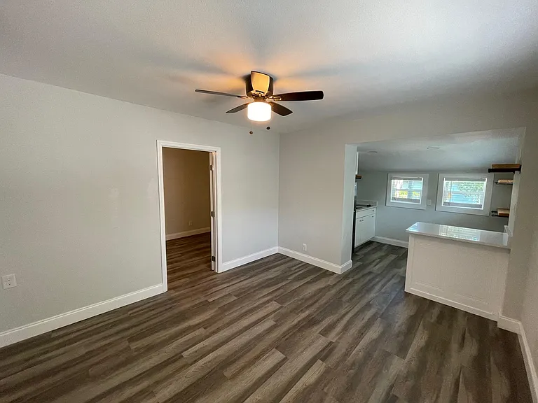 335 5th Ave N #3 — Photo 4