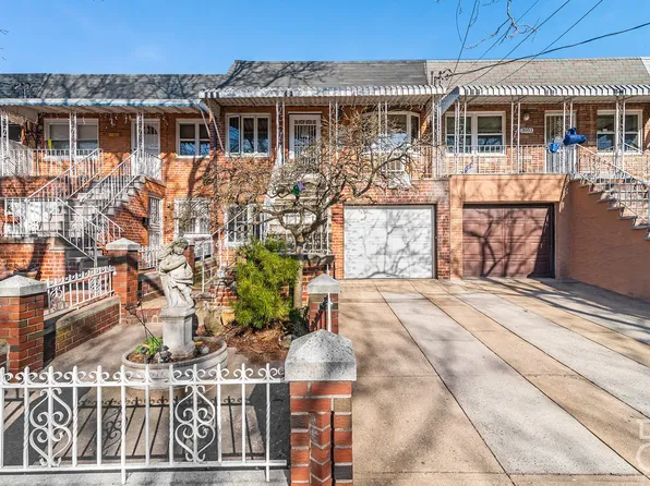 3049 74th St, East Elmhurst, NY 11370