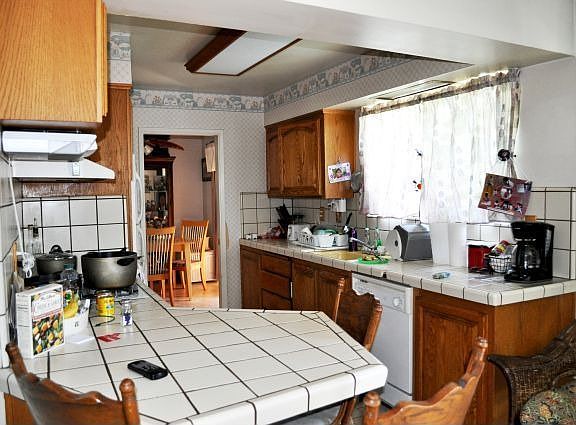 3rd image of 4890 Seneca Park Ave