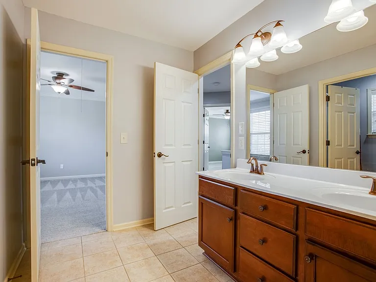 417 Gambrel Ct — Photo 14