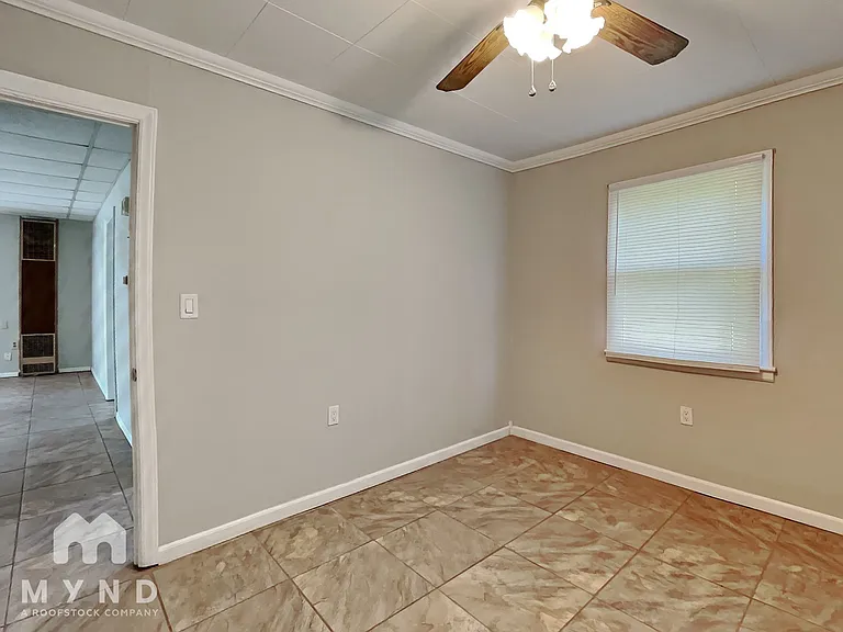 1256 S Willow Ln — Photo 9