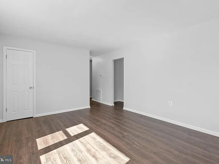 415 Hamilton St — Photo 10