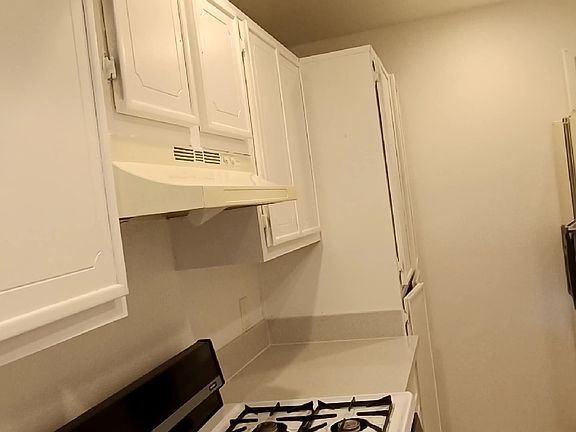 3rd image of 3678 Villa Knolls East Dr