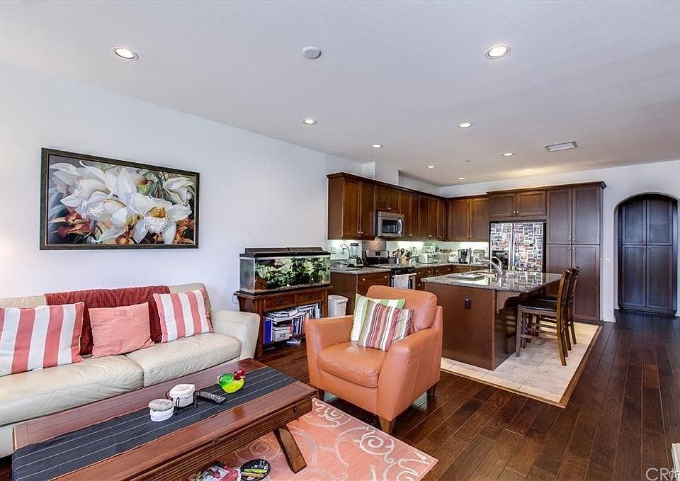 1st image of 634 S Melrose St #317