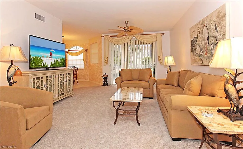 2 bed, 2.0 bath, 1349 sqft, $8,000 — Photo 2