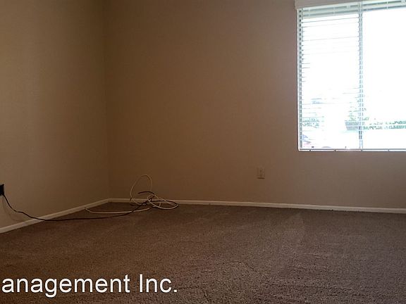 4th image of 315 Los Arbolitos Blvd