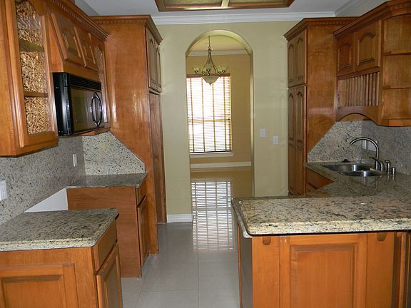 4th image of 2218 W Jordan Dr