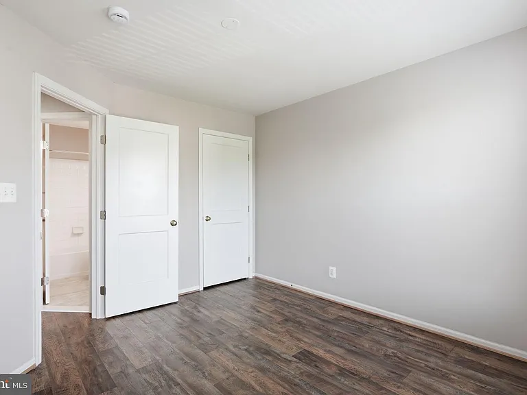 22862 Cartier Ter — Photo 11