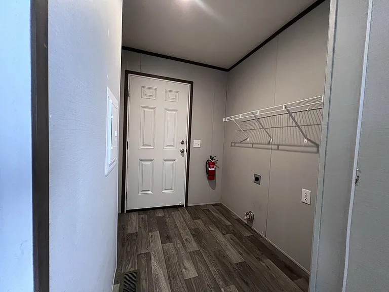60 Locust Ave #60 — Photo 18