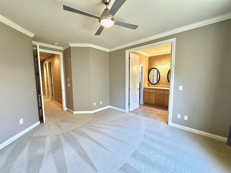 16709 NE 6th St — Photo 26