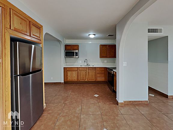 4th image of 1340 Chestnut St